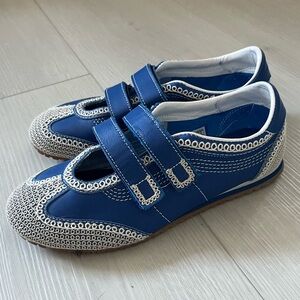 VANS cute embroidered Mary Jane sneaker